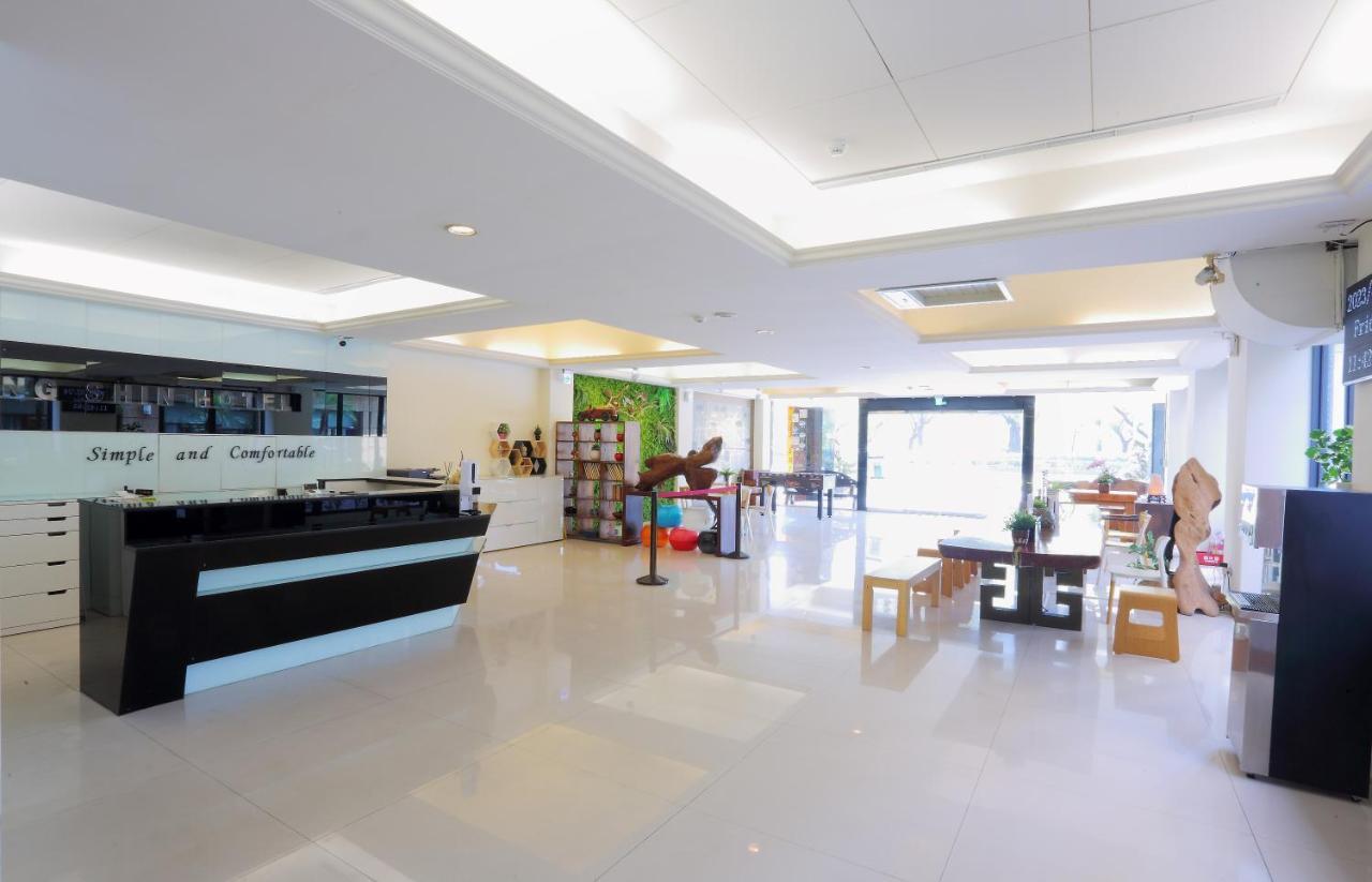 Huang Shin Business Hotel-Chung Kang Тайджун Екстериор снимка