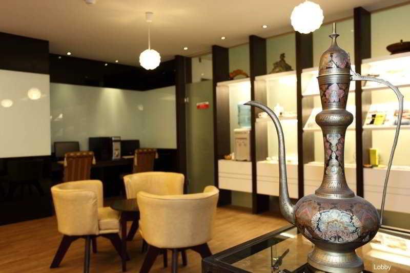 Huang Shin Business Hotel-Chung Kang Тайджун Екстериор снимка