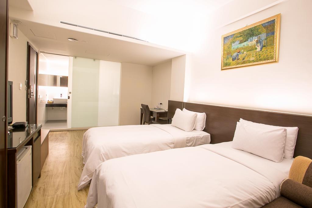 Huang Shin Business Hotel-Chung Kang Тайджун Екстериор снимка