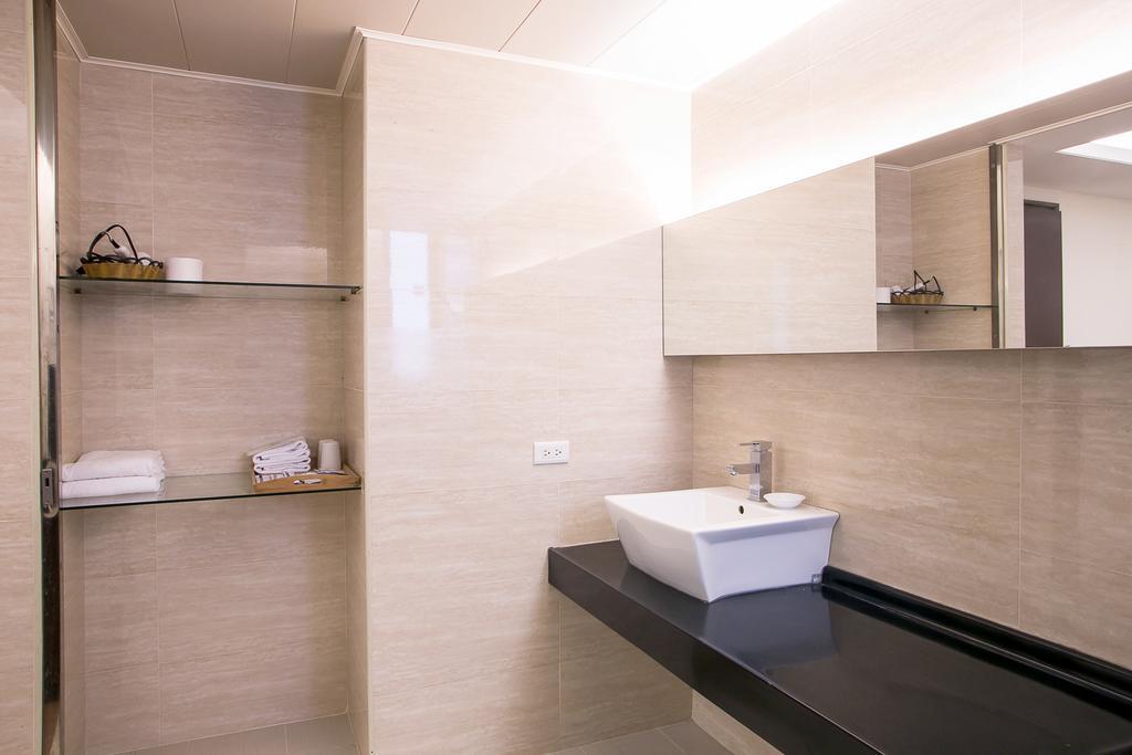 Huang Shin Business Hotel-Chung Kang Тайджун Екстериор снимка